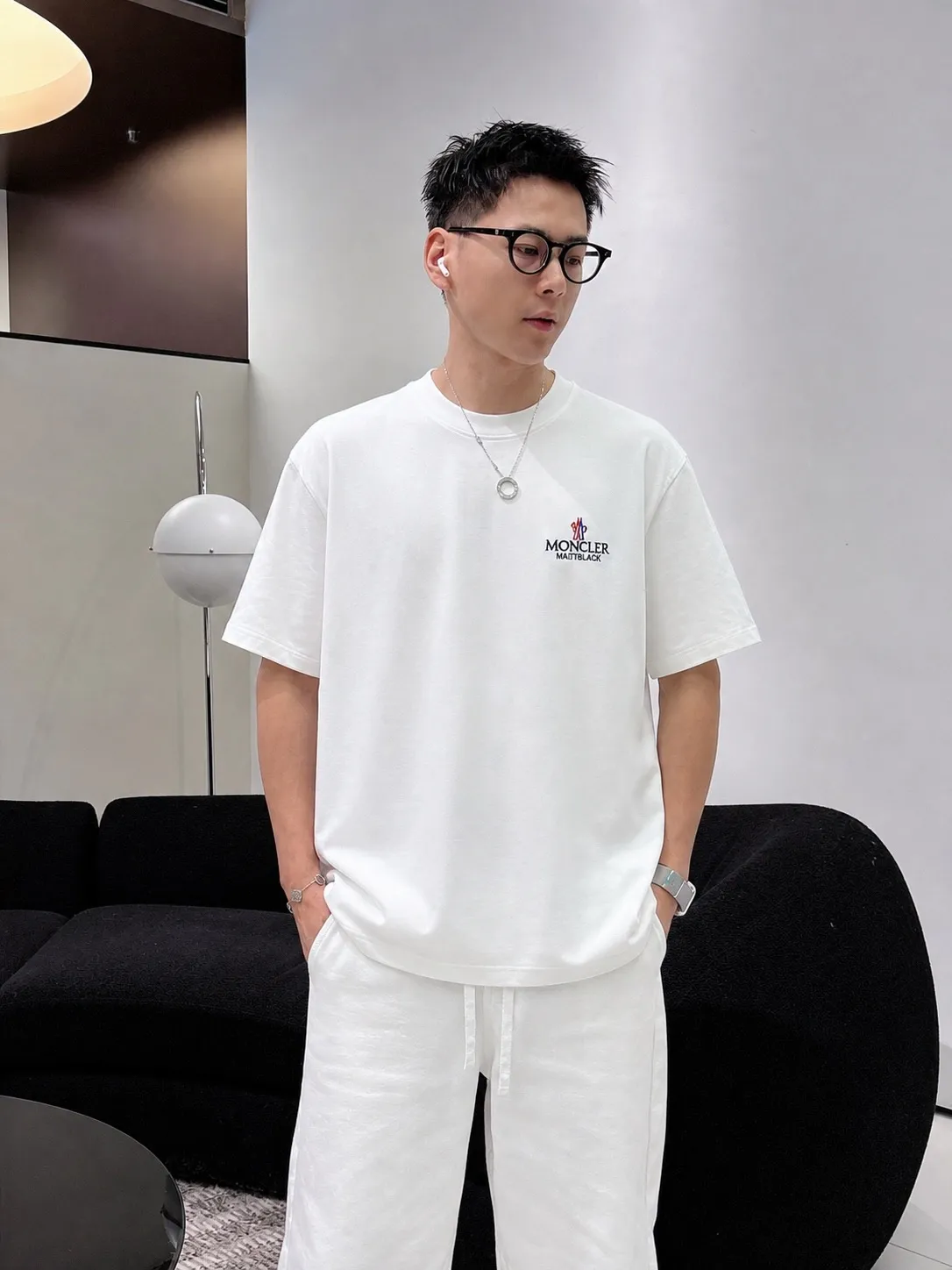 moncle～ 《 》7a tee ， Same Style ， : Black White Coffee Brown Size：S（90-130 ） M（125-150 ） L（135-165 ） XL（160-190 ） XXL（185-220 ）